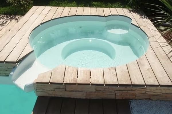Spa et piscine coque Narbonne